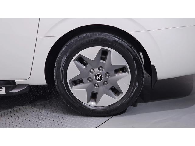 Hyundai Staria L3.5 Tourer 9seater autogeorge.com - автомобили, коли, обяви за нови и употребявани 3