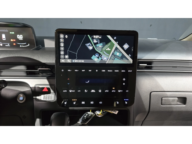 Hyundai Staria L3.5 Tourer 9seater autogeorge.com - автомобили, коли, обяви за нови и употребявани 12