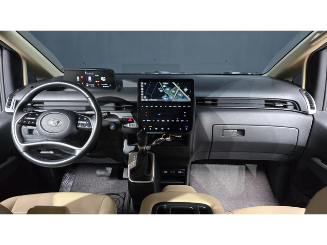 Hyundai Staria L3.5 Tourer 9seater autogeorge.com - автомобили, коли, обяви за нови и употребявани 5