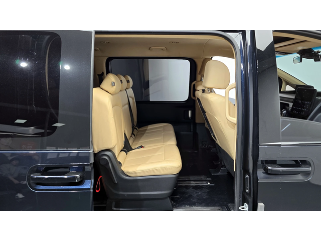 Hyundai Staria L3.5 Tourer 9seater autogeorge.com - автомобили, коли, обяви за нови и употребявани 11