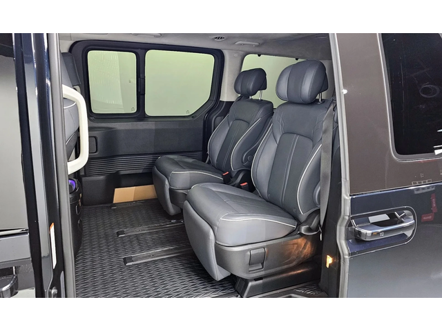 Hyundai Staria L3.5 Lounge 7-Seater Inspiration - автомобили, коли, обяви за нови и употребявани 10