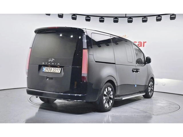 Hyundai Staria L3.5 Lounge 7-Seater Inspiration - автомобили, коли, обяви за нови и употребявани 1