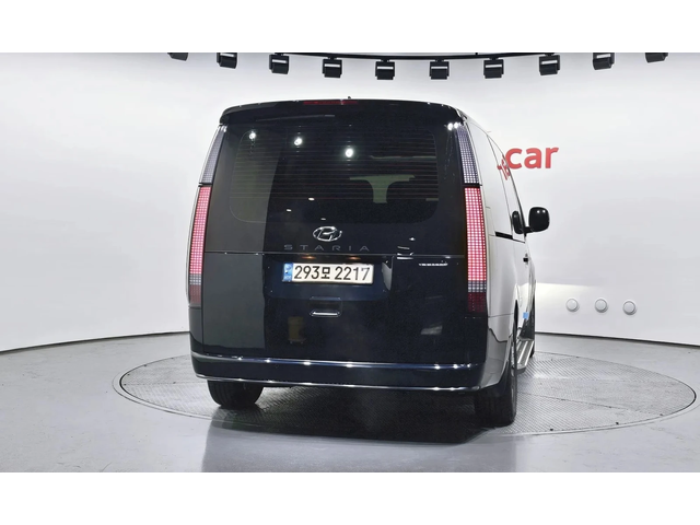 Hyundai Staria L3.5 Lounge 7-Seater Inspiration - автомобили, коли, обяви за нови и употребявани 3