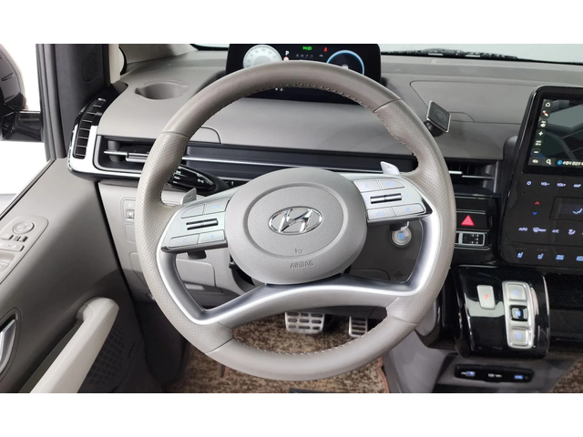 Hyundai Staria L3.5 Lounge - автомобили, коли, обяви за нови и употребявани 11