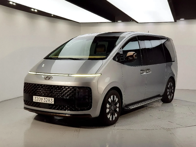 Hyundai Staria L3.5 Lounge 7-Seater - автомобили, коли, обяви за нови и употребявани 0