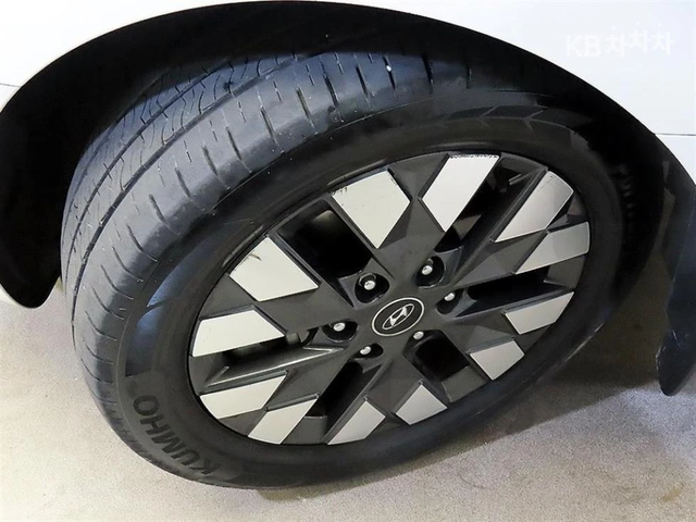 Hyundai Staria 2023 - автомобили, коли, обяви за нови и употребявани 16