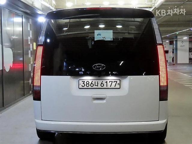 Hyundai Staria 2023 - автомобили, коли, обяви за нови и употребявани 4