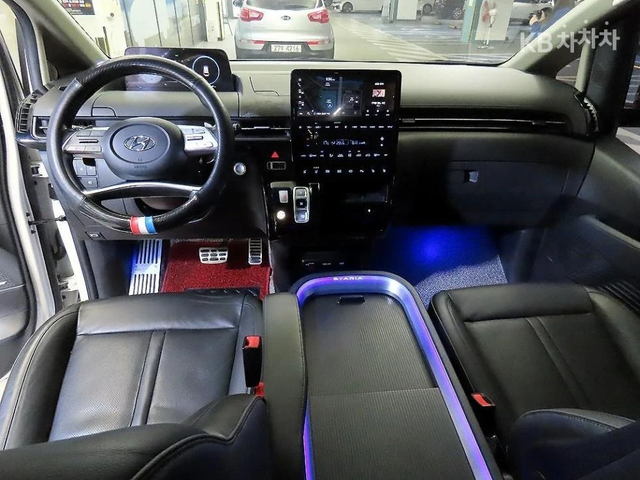 Hyundai Staria 2023 - автомобили, коли, обяви за нови и употребявани 8