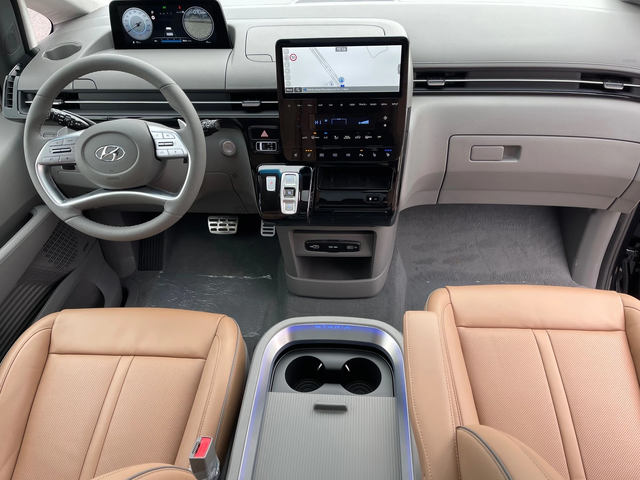 Hyundai Staria 4х4/6+ 1/luxury+ - автомобили, коли, обяви за нови и употребявани 9