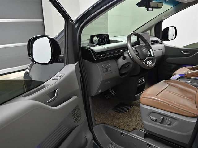 Hyundai Staria Lounge Inspiration | 4WD | 9 места | 360  | Вентил - автомобили, коли, обяви за нови и употребявани 8