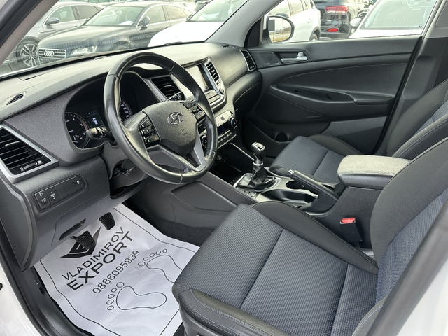 Hyundai Tucson 1.7CRDi E6B - автомобили, коли, обяви за нови и употребявани 5