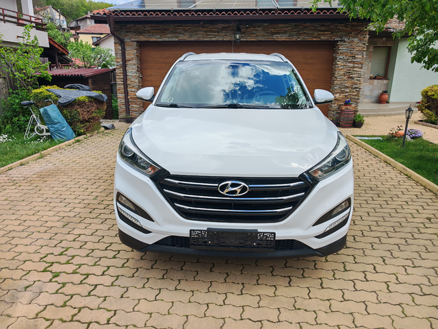 Hyundai Tucson 1.7CRDI-НАВИГАЦИЯ-КАМЕРА - автомобили, коли, обяви за нови и употребявани 1
