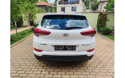 hyundai-tucson-1-7crdi-navigatsiya-kamera - 4