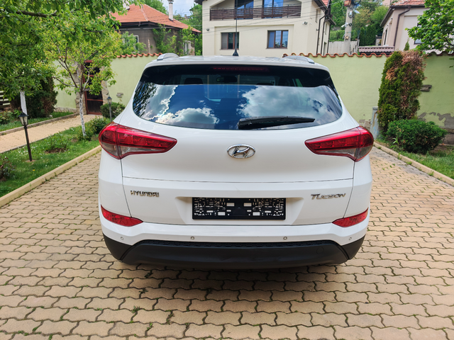 Hyundai Tucson 1.7CRDI-НАВИГАЦИЯ-КАМЕРА - автомобили, коли, обяви за нови и употребявани 4