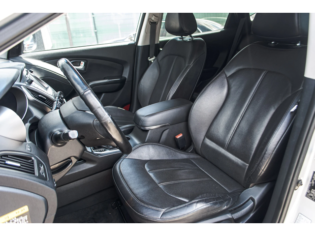 Hyundai Tucson 2.0CRDI-4WD-PREMIUM-6M ГАРАНЦИЯ! - автомобили, коли, обяви за нови и употребявани 10