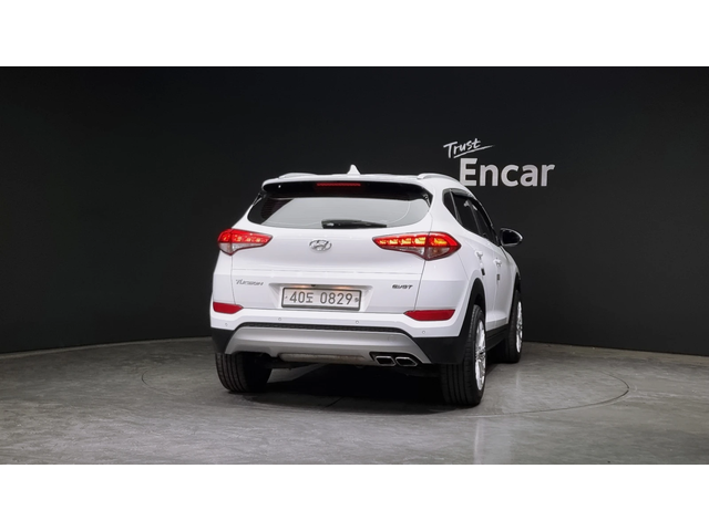 Hyundai Tucson Diesel 2.0 Modern - автомобили, коли, обяви за нови и употребявани 3