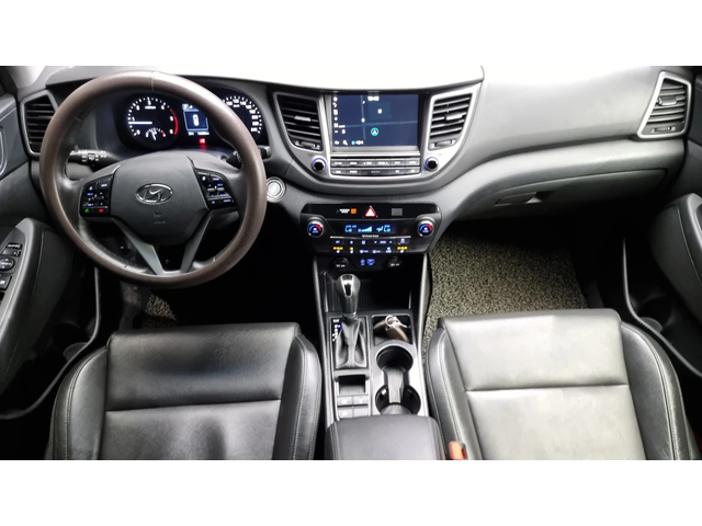 Hyundai Tucson Diesel 2.0 Modern - автомобили, коли, обяви за нови и употребявани 6