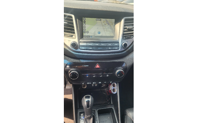 Hyundai Tucson Diesel 2.0 4WD Premium - автомобили, коли, обяви за нови и употребявани 10