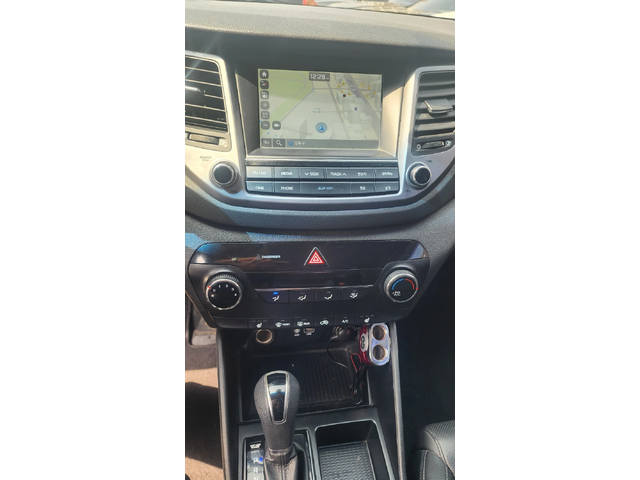 Hyundai Tucson Diesel 2.0 4WD Premium - автомобили, коли, обяви за нови и употребявани 10