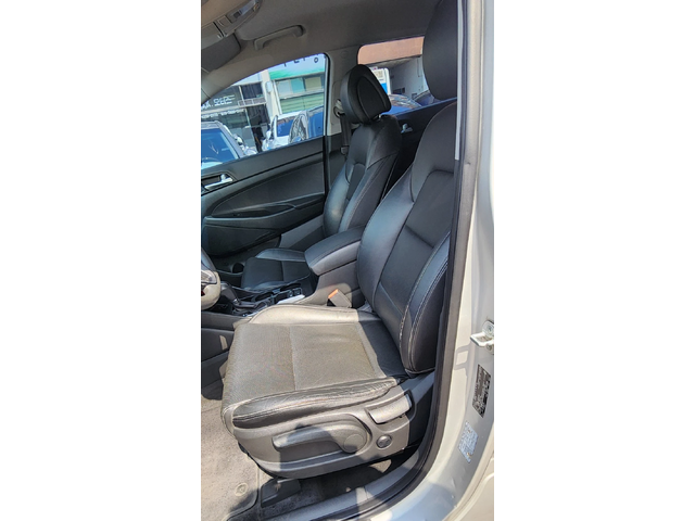 Hyundai Tucson Diesel 2.0 4WD Premium - автомобили, коли, обяви за нови и употребявани 14