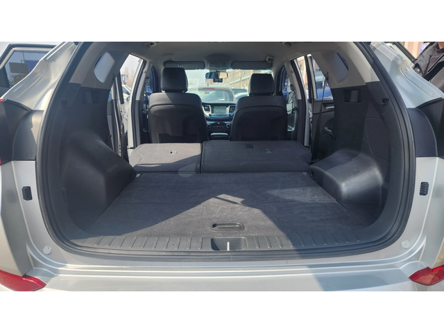 Hyundai Tucson Diesel 2.0 4WD Premium - автомобили, коли, обяви за нови и употребявани 15