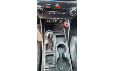 Hyundai Tucson Diesel 2.0 4WD Premium - автомобили, коли, обяви за нови и употребявани 8