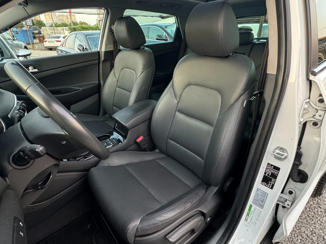 Hyundai Tucson 2.0CRDI ! AWD ! MHEV ! SWISS ! - автомобили, коли, обяви за нови и употребявани 6