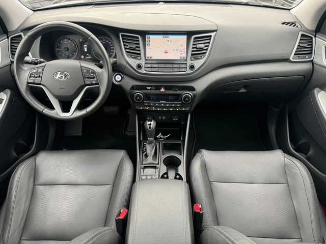 Hyundai Tucson 1.6 TGDI AWD ! SWISS ! - автомобили, коли, обяви за нови и употребявани 8