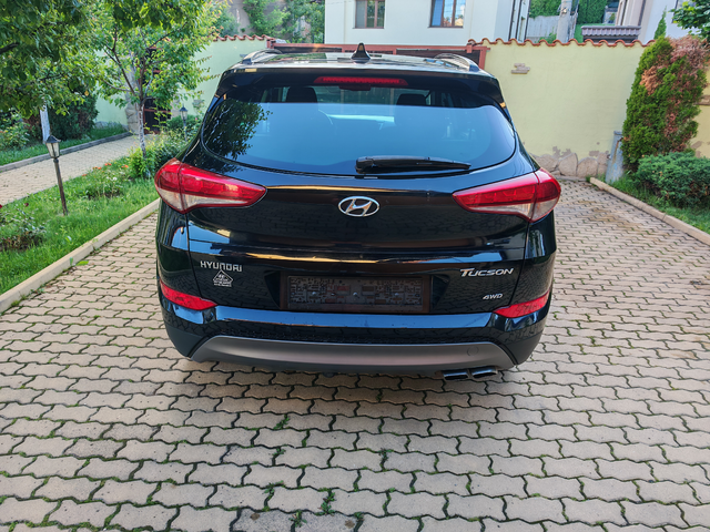 Hyundai Tucson 2.0CRDI-4x4-НАВИГАЦИЯ-КАМЕРА - автомобили, коли, обяви за нови и употребявани 4