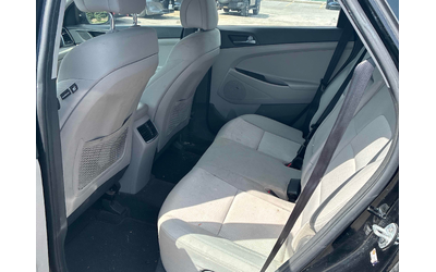 Hyundai Tucson 2.0L 4cyl AWD - автомобили, коли, обяви за нови и употребявани 10