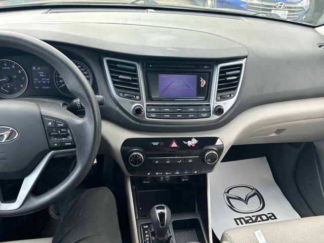 Hyundai Tucson 2.0L 4cyl AWD - автомобили, коли, обяви за нови и употребявани 8