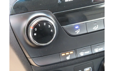 Hyundai Tucson 2.0L AWD w/ CarPlay Camera BLND Heated Seats/ST Wh All Wheel Drive - автомобили, коли, обяви за нови и употребявани 16