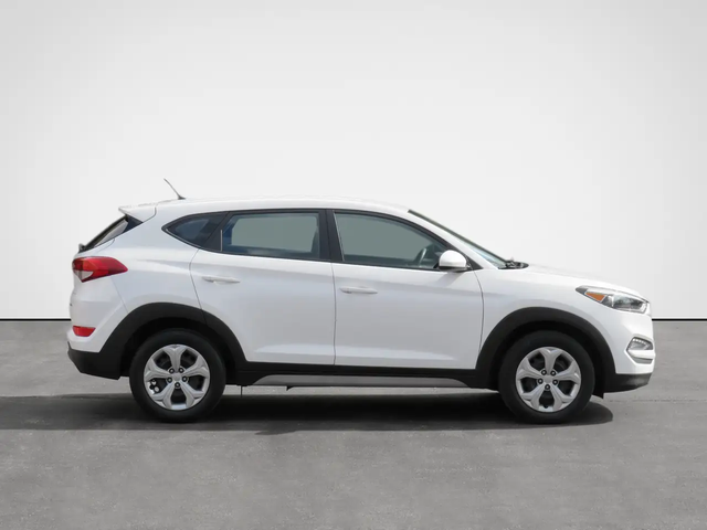 Hyundai Tucson 2.0L AWD w/ CarPlay Camera BLND Heated Seats/ST Wh All Wheel Drive - автомобили, коли, обяви за нови и употребявани 4