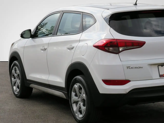 Hyundai Tucson 2.0L AWD w/ CarPlay Camera BLND Heated Seats/ST Wh All Wheel Drive - автомобили, коли, обяви за нови и употребявани 7