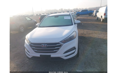 Hyundai Tucson 2.0L I-4 DI, DOHC, VVT, 164HP All Wheel Drive - автомобили, коли, обяви за нови и употребявани 11