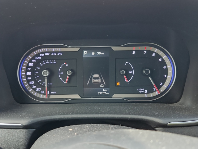 Hyundai Tucson 2.5L 4 Cylinder Gas AWD - автомобили, коли, обяви за нови и употребявани 8