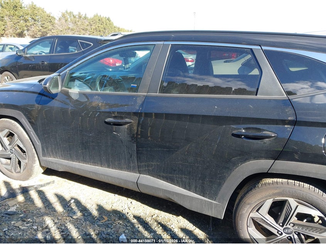 Hyundai Tucson 2.5L I-4 DI, DOHC, VVT, 187HP Front Wheel Drive - автомобили, коли, обяви за нови и употребявани 13