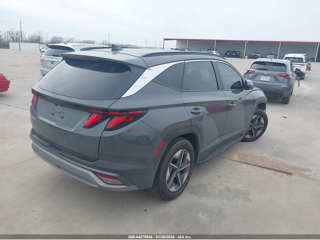 Hyundai Tucson 2.5L I-4 DI, DOHC, VVT, 187HP Front Wheel Drive - автомобили, коли, обяви за нови и употребявани 3