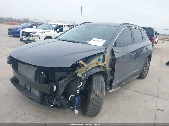 Hyundai Tucson 2.5L I-4 DI, DOHC, VVT, 187HP Front Wheel Drive - автомобили, коли, обяви за нови и употребявани 5