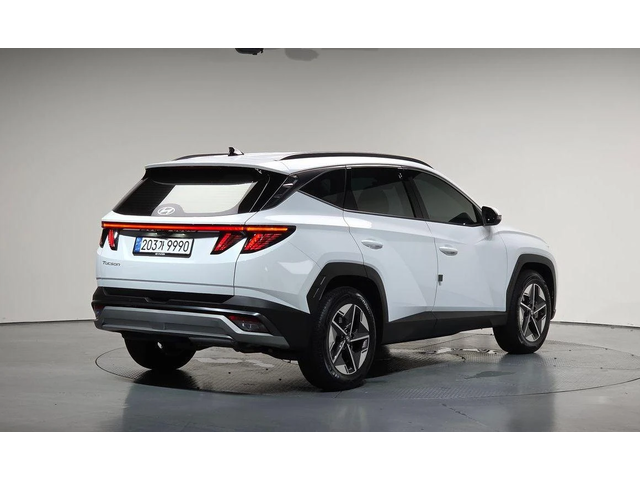 Hyundai Tucson Diesel 2.0 2WD Inspiration - автомобили, коли, обяви за нови и употребявани 1