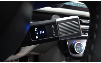 Hyundai Tucson Diesel 2.0 2WD Inspiration - автомобили, коли, обяви за нови и употребявани 8