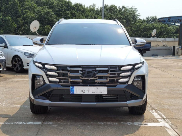 Hyundai Tucson Gasoline 1.6 Turbo 2WD Premium - автомобили, коли, обяви за нови и употребявани 2