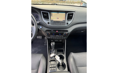 Hyundai Tucson -2.0CRDI-PREMIUM-4X4-FULL PACK - автомобили, коли, обяви за нови и употребявани 15