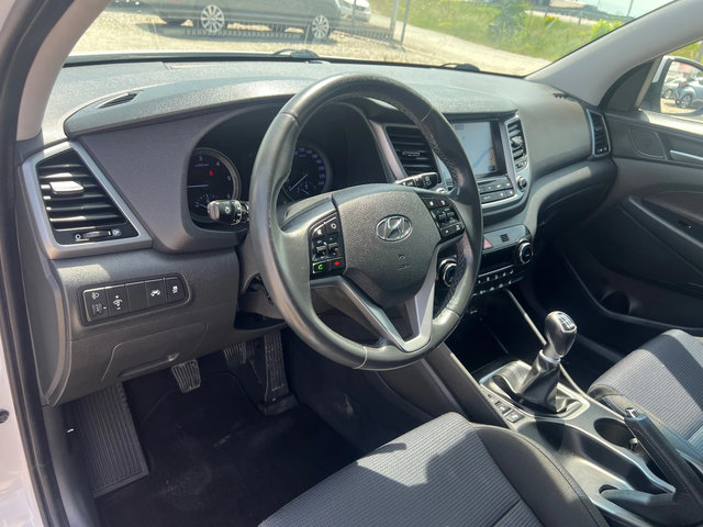 Hyundai Tucson 1.7 CRDI X POSIBLE - автомобили, коли, обяви за нови и употребявани 10