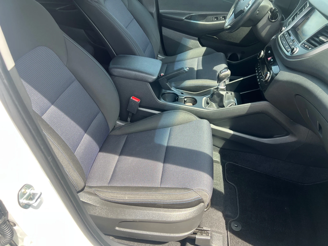 Hyundai Tucson 1.7 CRDI X POSIBLE - автомобили, коли, обяви за нови и употребявани 12