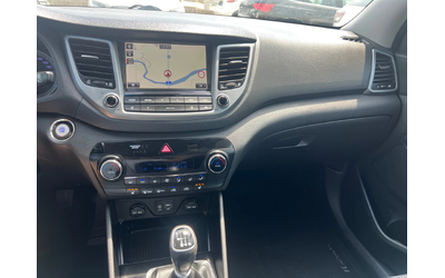 Hyundai Tucson 1.7 CRDI X POSIBLE - автомобили, коли, обяви за нови и употребявани 16