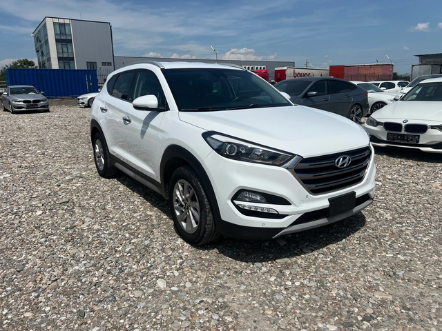 Hyundai Tucson 1.7 CRDI X POSIBLE - автомобили, коли, обяви за нови и употребявани 2