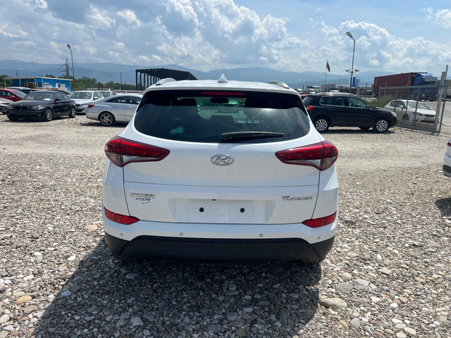 Hyundai Tucson 1.7 CRDI X POSIBLE - автомобили, коли, обяви за нови и употребявани 6