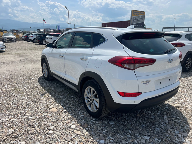 Hyundai Tucson 1.7 CRDI X POSIBLE - автомобили, коли, обяви за нови и употребявани 7