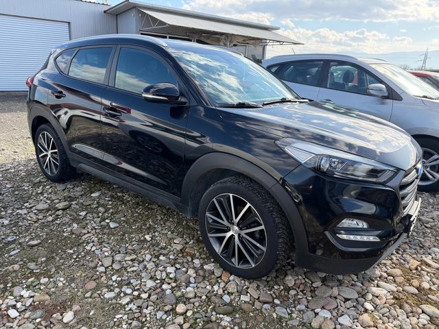 Hyundai Tucson 1.7 CRDI X POSIBLE - автомобили, коли, обяви за нови и употребявани 3